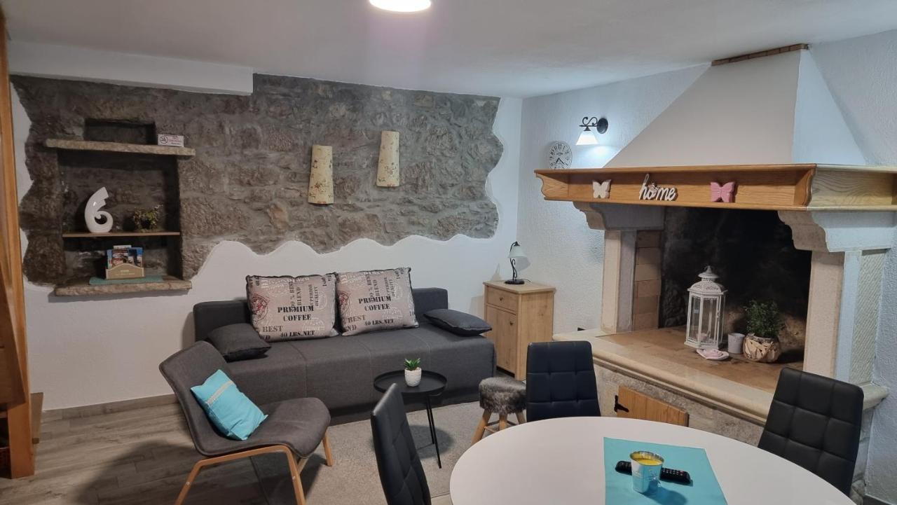 Villa Kos Lupoglav  Luaran gambar