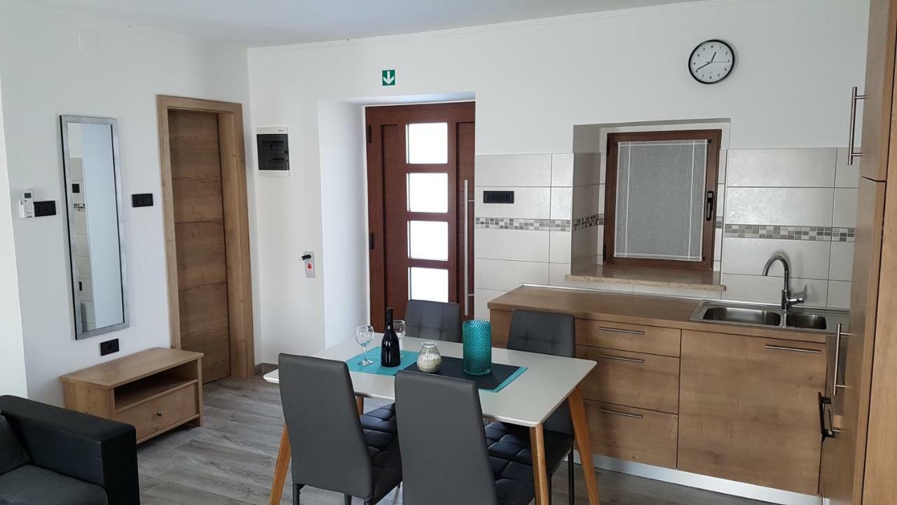 Villa Kos Lupoglav  Luaran gambar