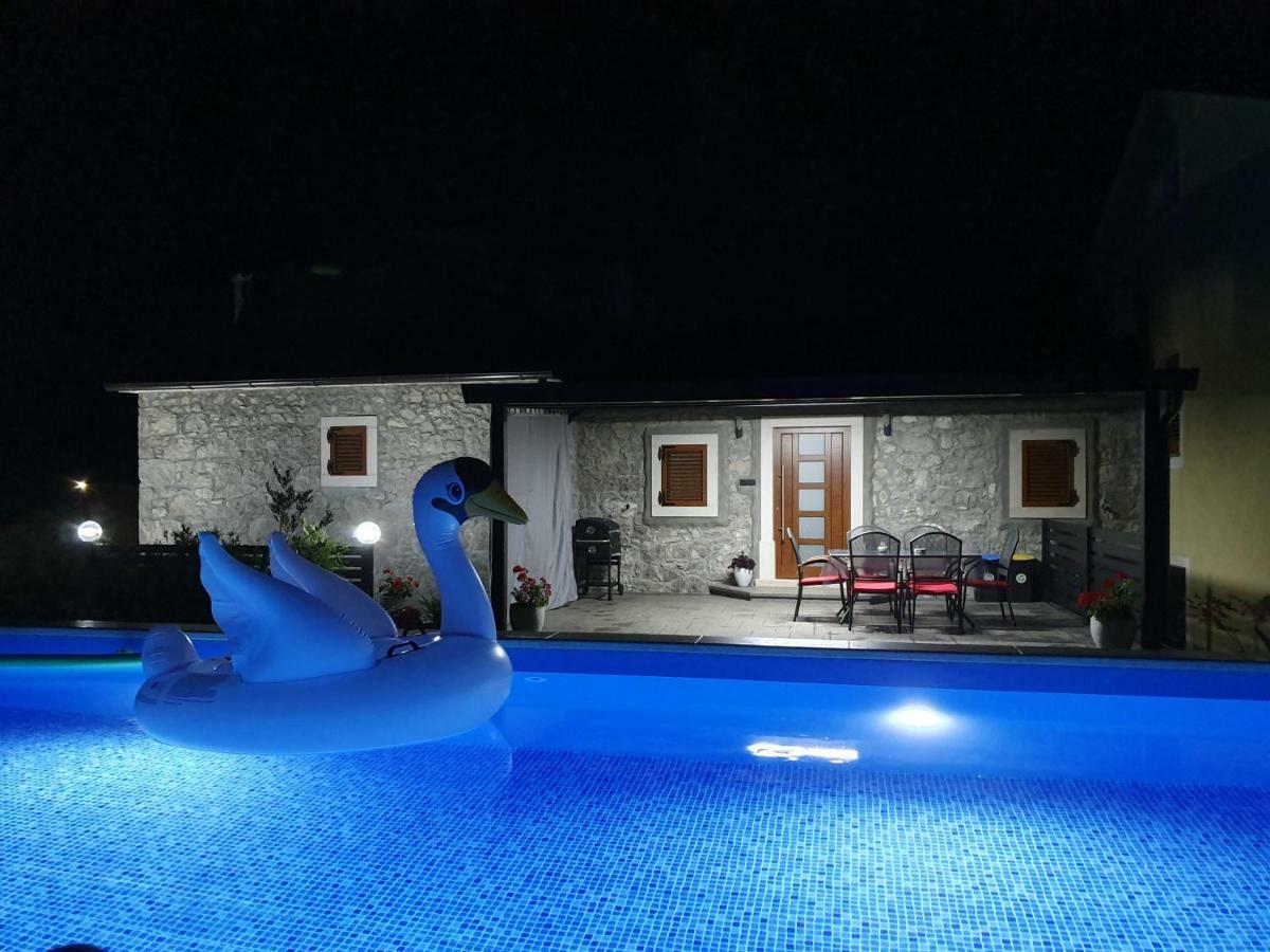 Villa Kos Lupoglav  Luaran gambar